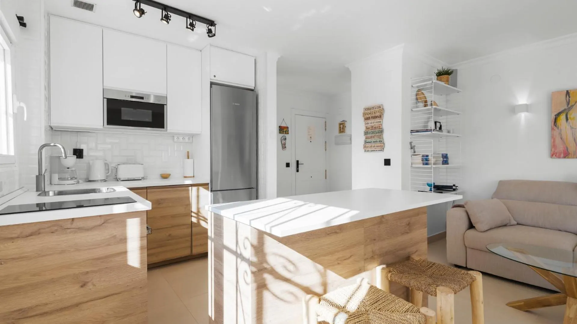 Penthouse Apartment In Benalmadena Costa, Beach - Seaview - Pool - 40M2 Private Terrace - One Bedroom - Sleeping Alcove Espanha